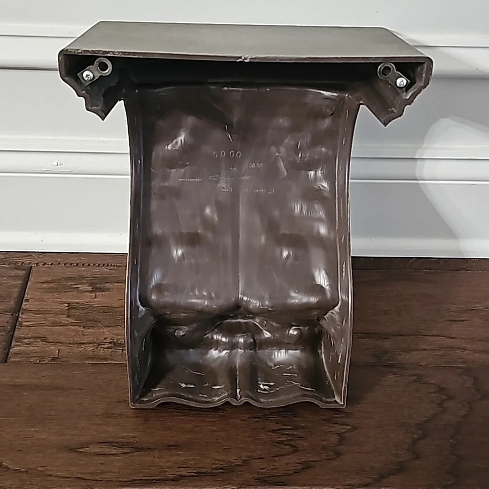 Home Interiors & Gifts Vintage Ornate fleur de lis accent Shelf